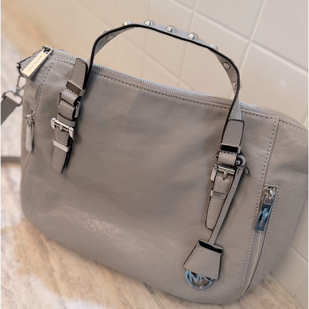 Micheal Kors Grey Shoulder Bag